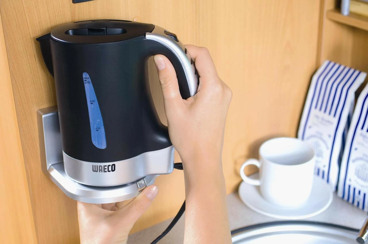 Waeco PerfectKitchen MCK750 12 Volt Caravan Kettle 3 Waeco PerfectKitchen MCK750 12 Volt Caravan Kettle - Image 3